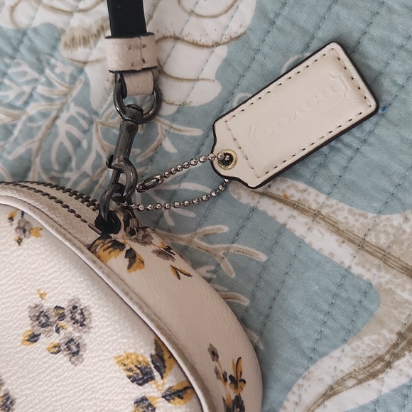 Coach Crossbody Clutch Bag - Picture 4 of 10